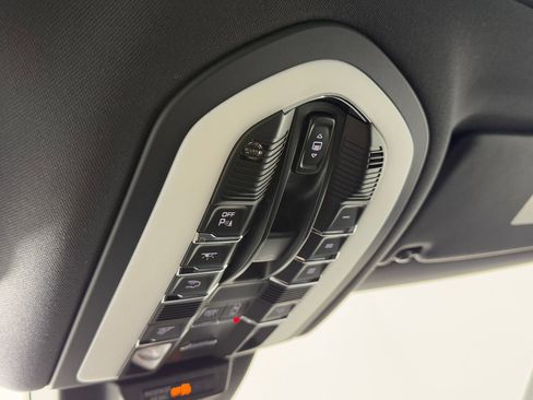 Certified 2026 Porsche Macan AWD/4WD image 20