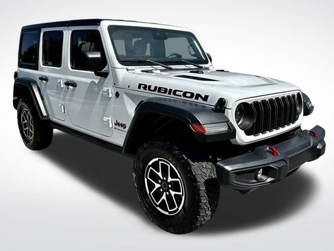 Used 2024 Jeep Wrangler Unlimited Rubicon image 2