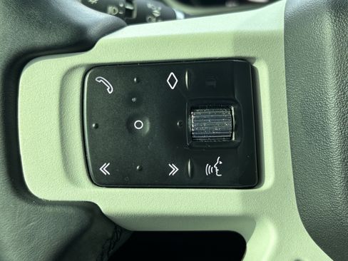 Used 2023 Land Rover Defender 90 X-Dynamic SE AWD/4WD image 19