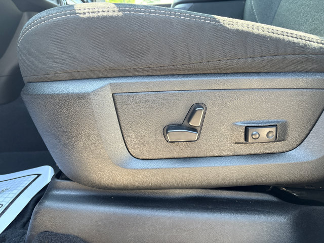 Used 2025 RAM 2500 Big Horn AWD/4WD image 37