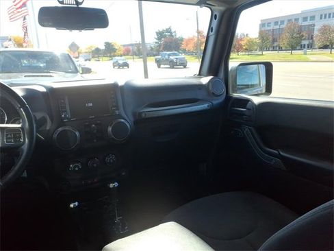 Used 2018 Jeep Wrangler Unlimited Sport S image 15