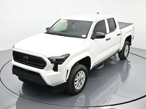 Used 2024 Toyota Tacoma SR image 28