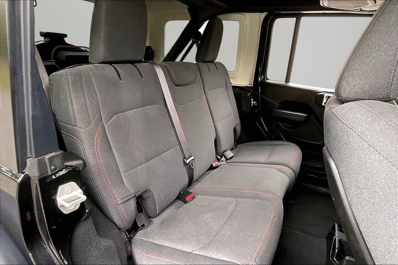 Certified 2024 Jeep Wrangler Unlimited Rubicon AWD/4WD image 23