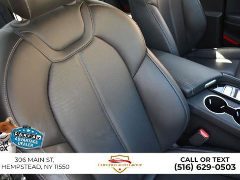 Used 2025 Genesis G70 2.5T image 24