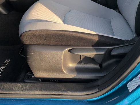 Used 2022 Toyota Prius L Eco image 14