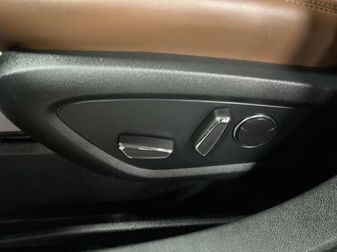 Used 2022 Lincoln Nautilus Reserve image 11