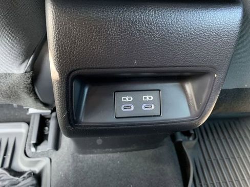 Certified 2025 Toyota Corolla SE FWD image 31