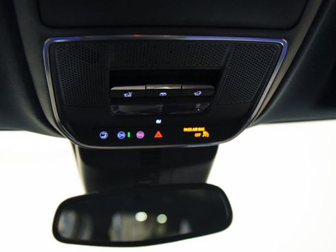 Used 2024 GMC Acadia Denali image 32