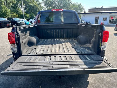 Used 2012 Toyota Tundra 4x4 CrewMax w/ SR5 Pkg image 5