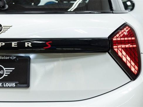 Certified 2025 MINI Cooper S image 11