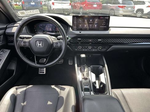Used 2023 Honda Accord Sport image 11