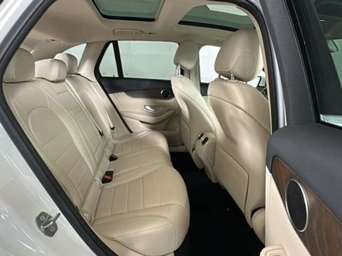 Used 2019 Mercedes-Benz GLC 300 4MATIC image 30