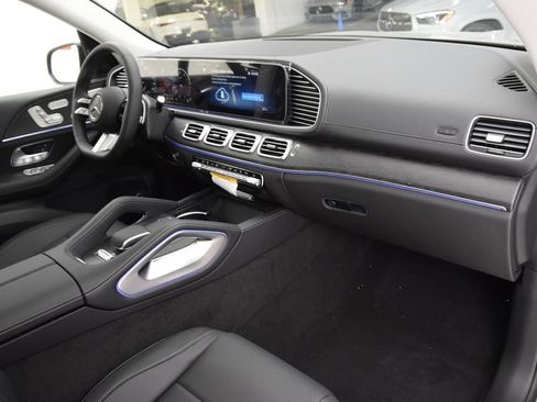 New 2026 Mercedes-Benz GLS 450 4MATIC image 15