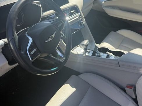 Used 2024 Genesis G70 2.5T image 13