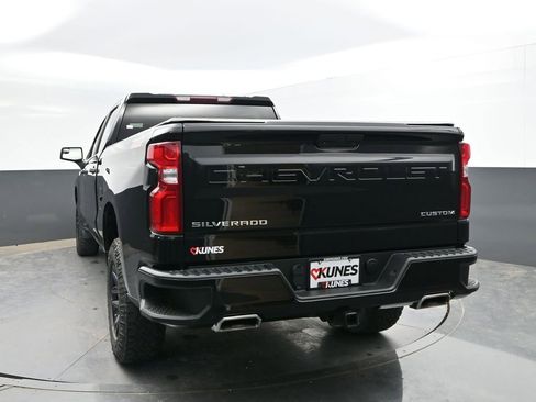 Used 2022 Chevrolet Silverado 1500 Custom Trail Boss AWD/4WD image 8