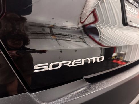Used 2023 Kia Sorento S w/ Panoramic Sunroof Package AWD/4WD image 14