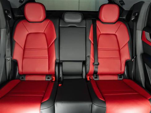 Certified 2026 Porsche Cayenne Coupe AWD/4WD image 31
