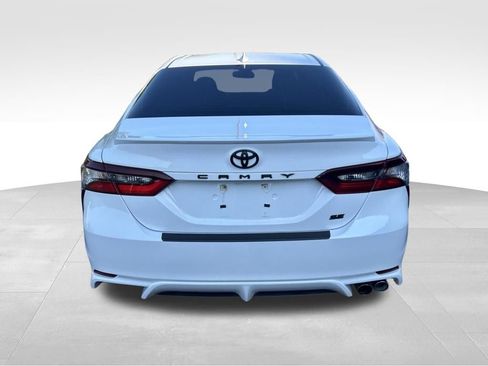 Used 2023 Toyota Camry SE w/ Cold Weather Package FWD image 4