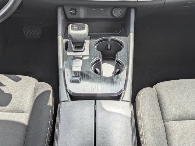 Used 2024 Nissan Rogue S FWD image 19