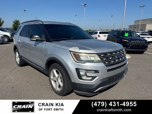 Used 2016 Ford Explorer XLT AWD/4WD image 1