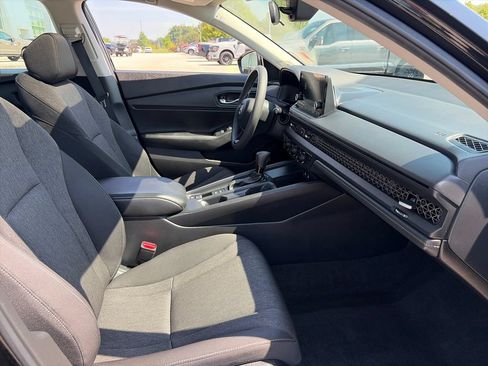 Used 2024 Honda Accord EX image 11