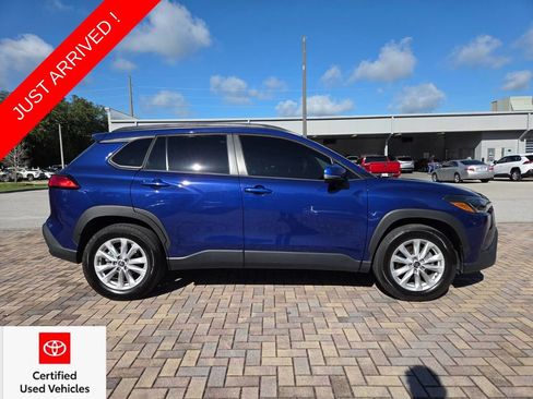 Used 2023 Toyota Corolla Cross LE FWD image 12