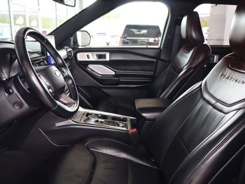 Used 2020 Ford Explorer Platinum w/ Premium Technology Package AWD/4WD image 17