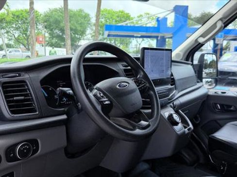 Used 2022 Ford E-Transit 148 High Roof RWD image 21