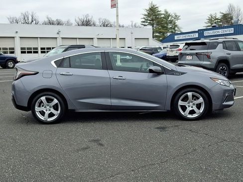 Used 2018 Chevrolet Volt LT w/ Comfort Package image 7