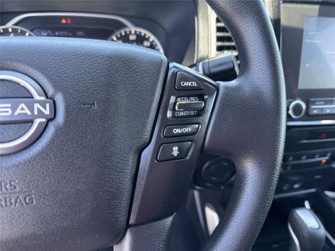 Used 2022 Nissan Frontier SV w/ Technology Package RWD image 22