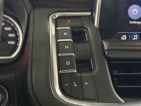 Used 2021 Chevrolet Tahoe Z71 w/ Z71 Off-Road Package image 21