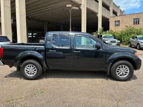 Used 2019 Nissan Frontier SV AWD/4WD image 5