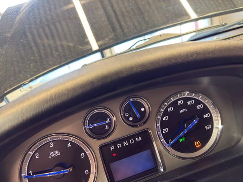 Used 2014 Cadillac Escalade Luxury AWD/4WD image 19
