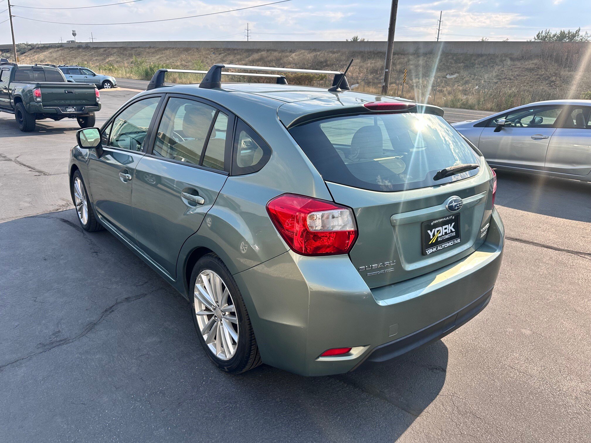 Used 2014 Subaru Impreza 2.0i Premium AWD/4WD image 4