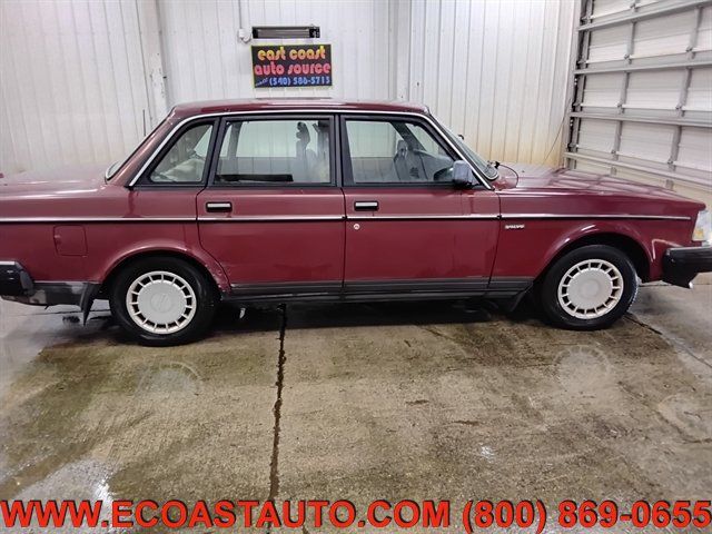 Used 1989 Volvo 240 DL RWD image 2