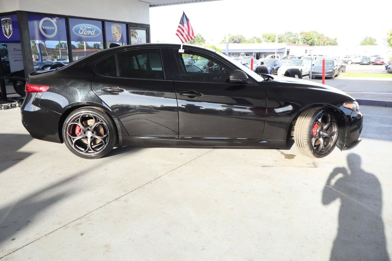 Used 2019 Alfa Romeo Giulia w/ Quick Order Package 22K Sport RWD image 6