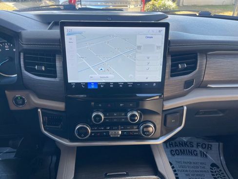 Used 2024 Ford Expedition Max Limited image 16