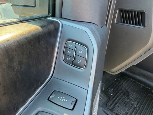 New 2026 Ford F350 4x4 Crew Cab DRW Super Duty image 10