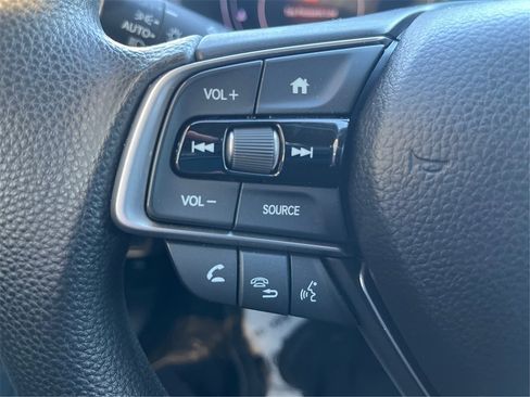 Used 2018 Honda Accord LX image 29