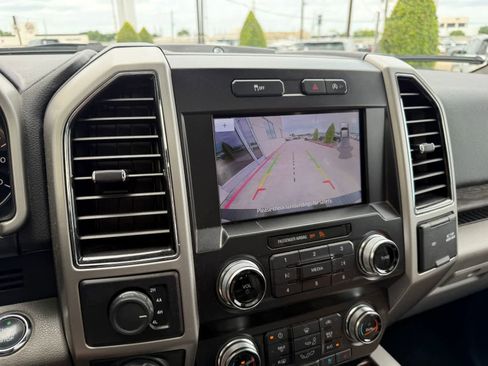 Used 2019 Ford F150 Lariat w/ Equipment Group 502A Luxury AWD/4WD image 13