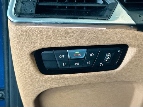 Certified 2023 BMW 330i Sedan w/ Convenience Package RWD image 10