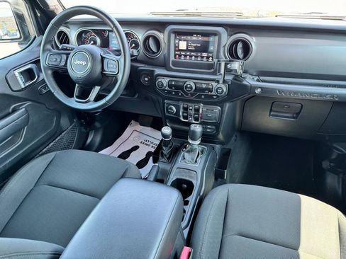 Used 2022 Jeep Wrangler Unlimited Sport AWD/4WD image 12