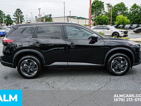 Used 2024 Nissan Rogue SV FWD image 9