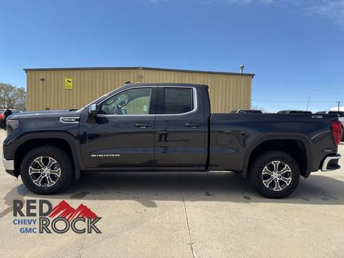 New 2025 GMC Sierra 1500 SLE image 13