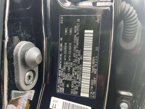 Used 2024 Toyota Highlander XLE image 19