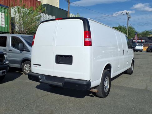 Used 2018 Chevrolet Express 2500 Extended w/ Driver Convenience Package RWD image 6