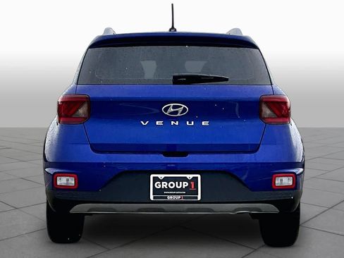 Certified 2025 Hyundai Venue SEL FWD image 5