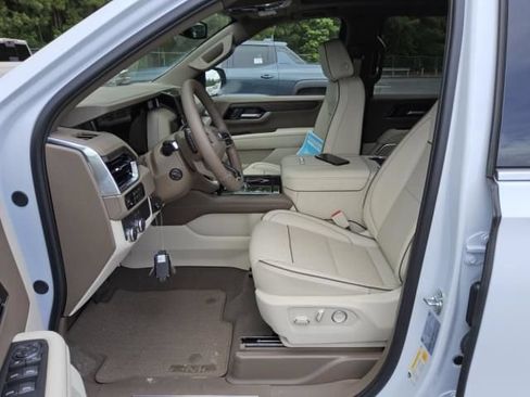 Used 2026 GMC Yukon Denali w/ Sun & Power Step Package RWD image 4