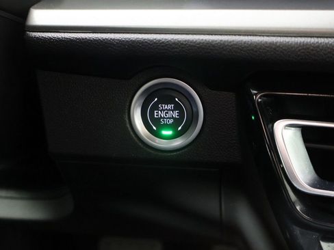 Used 2025 Chevrolet Traverse LT w/ Driver Confidence Package FWD image 39
