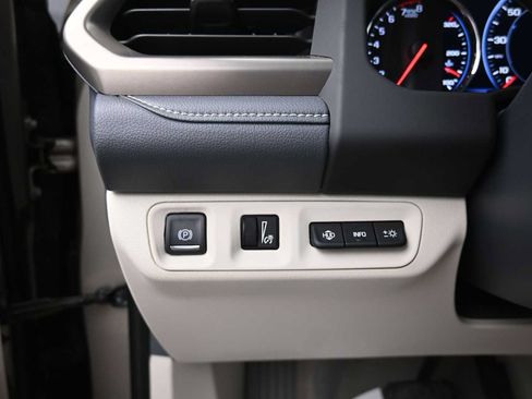 Used 2023 GMC Acadia Denali w/ Denali Technology Package AWD/4WD image 11